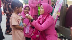 Ketua Bhayangkari Cabang Lombok Utara Serukan Pola Makan Sehat dalam Upaya Tekan Stunting di Desa Sambik Bangkol