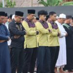 Personel Polres Bima Kota Laksanakan Sholat Idul Adha di Halaman Mako