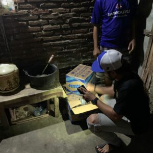 Tindak Tegas Miras, Tim Opsnal Polsek Rasana’e Barat Amankan Puluhan Botol Arak Bali