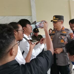 POLDA NTB KERAHKAN RATUSAN PERSONEL AMANKAN PERAYAAN TRADISI LEBARAN TOPAT 2025
