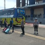 Polsek KP3 Polres Bima, Pastikan Kedatangan Jamaah Haji Kloter 8 Asal Kobi Berjalan Dengan Aman dan Lancar
