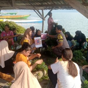 Bhabinkamtibmas Polres Bima Kota Sosialisasikan Bahaya TPPO di Masyarakat Pesisir