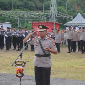 Peringati Hari Bhayangkara ke-79, Kapolres Sumbawa Barat Pimpin Upacara Tabur Bunga di Laut