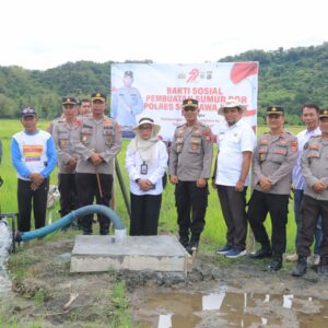 Kapolres Sumbawa Barat Resmikan dan Serahkan Sumur Bor kepada Kelompok Tani di Desa Beru dalam Rangka Hari Bhayangkara ke-79