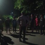 Anggota Piket Polsubsektor Brang Ene Gelar Patroli Dialogis, Ajak Remaja Jaga Kamtibmas