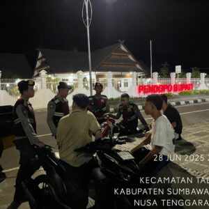 Ciptakan Rasa Aman, Sat Samapta Polres Sumbawa Barat Gelar Patroli Dialogis di Wilayah Kota Taliwang