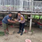 Jelang Hari Bhayangkara ke-79, Brigadir Kamaludin Bagikan 100 Bibit Ternak dan 1.000 Bibit Tanaman Bergizi kepada Warga Desa Sermong