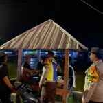 Antisipasi Gangguan Kamtibmas, Anggota Piket Polsek Poto Tano Laksanakan Patroli Dialogis Malam Hari