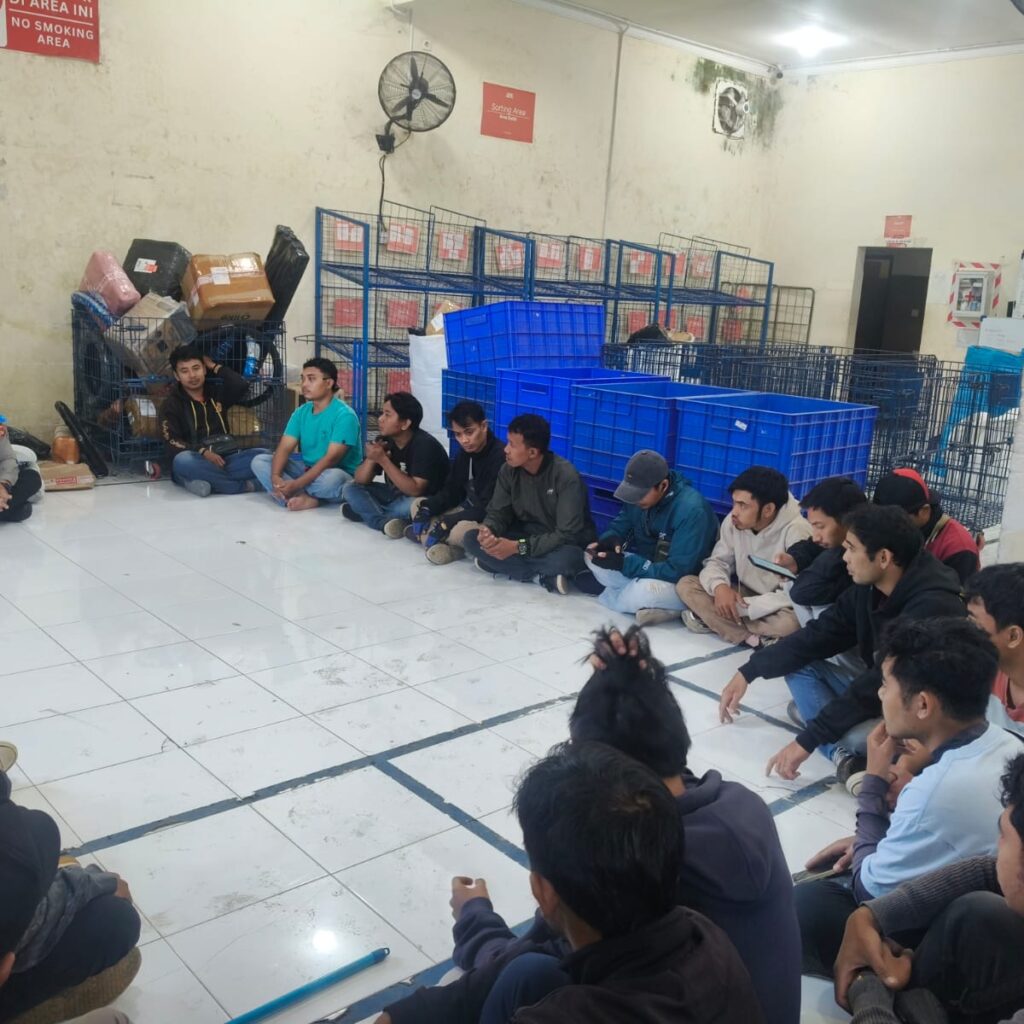 Sat Lantas Polres Lombok Utara Sosialisasi Tertib Lalu Lintas kepada Komunitas Driver Shopee Express