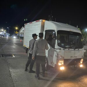 Pengamanan Ketat KMP Surya 777 di Pelabuhan Lembar Berlangsung Kondusif
