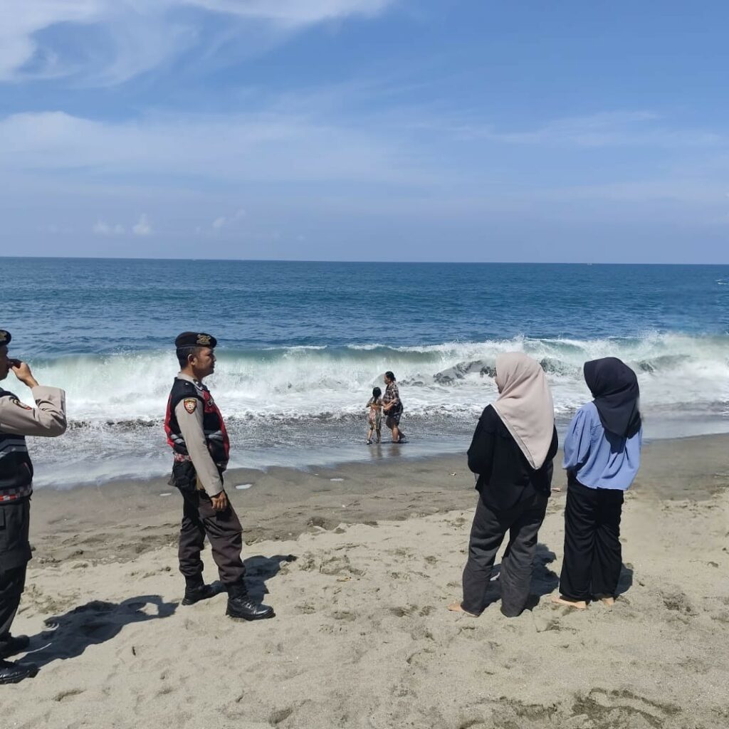 Sat Samapta Polres Lombok Barat Intensifkan Patroli Wisata di Desa Lembar