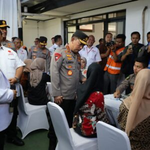 Rangkaian Hari Bhayangkara ke-79, Polri dan KSPSI Gelar Bakti Sosial