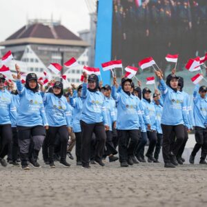 Bukti Polri Dekat Dengan Masyarakat, Berbagai Komunitas Ikut Dalam Defile HUT Bhayangkara ke-79