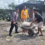Bhabinkamtibmas Desa Ta’a Bersama Warga Gotong Royong Bangun Masjid