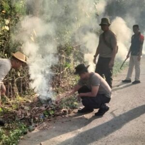 Polsek Asakota Bersama Instansi Kec. Asakota dan Aliansi Lintas Nusantara Gelar Gotong Royong Dukung Program “Bima BISA”