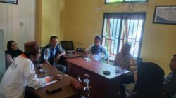 Bhabinkamtibmas Desa DesaBeru Fasilitasi Mediasi Kasus Pencemaran Nama Baik, Kedua Pihak Sepakat Damai