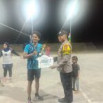 Bhabinkamtibmas Desa Tambak Sari  Hadiri Penutupan Lomba Volly KKN UTS, Wujud Kepedulian terhadap Generasi Muda