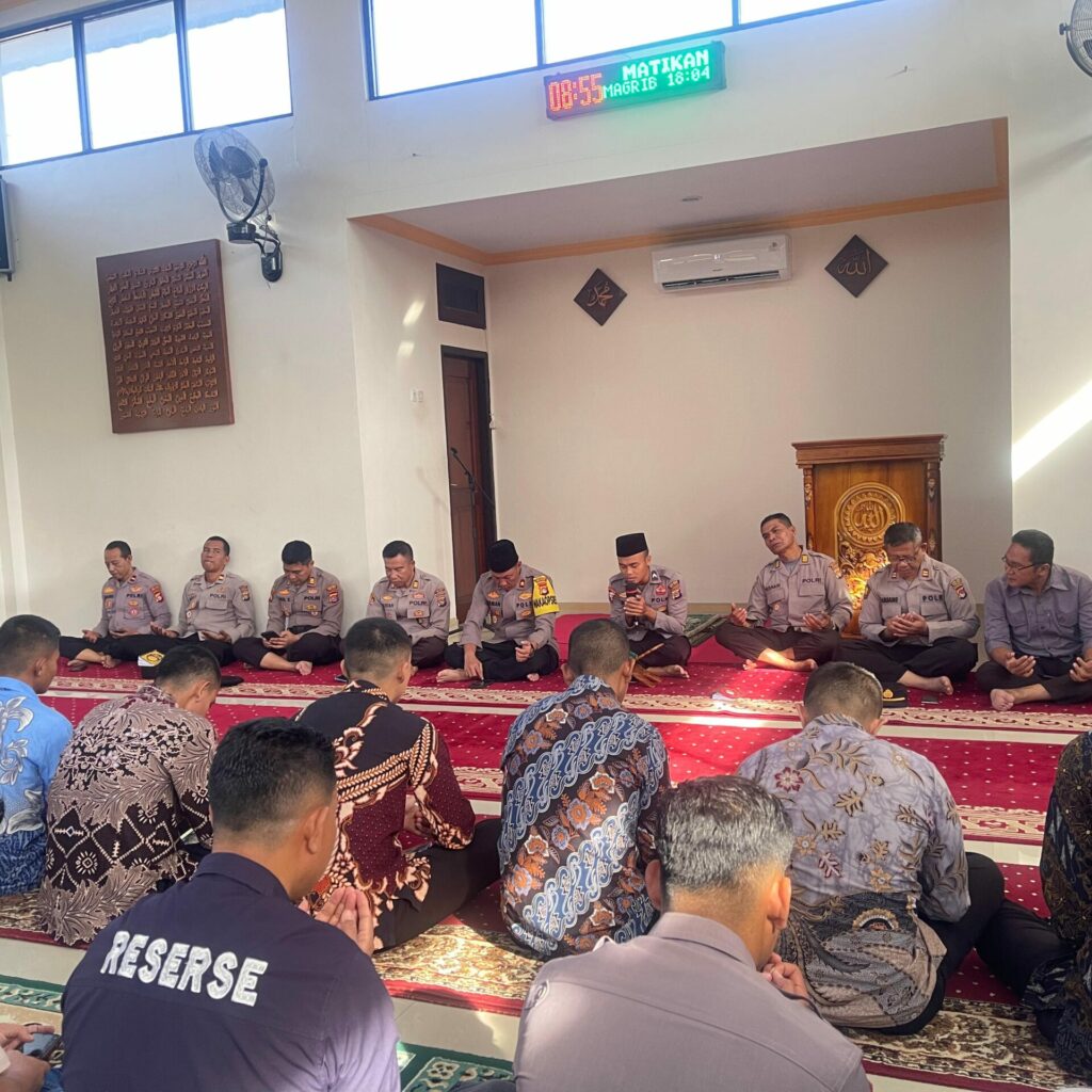 Tingkatkan Keimanan, Polres Bima Kota Gelar Kegiatan Binrohtal Rutin untuk Tingkatkan Kebersamaan dan Profesionalisme