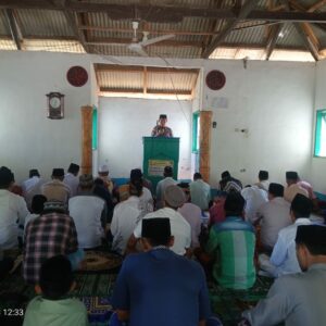 Menebar Pesan Damai di Hari Jum’at, Kapolsek Pekat Ajak Jamaah Jaga Kamtibmas