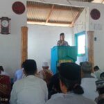 Menebar Pesan Damai di Hari Jum’at, Kapolsek Pekat Ajak Jamaah Jaga Kamtibmas