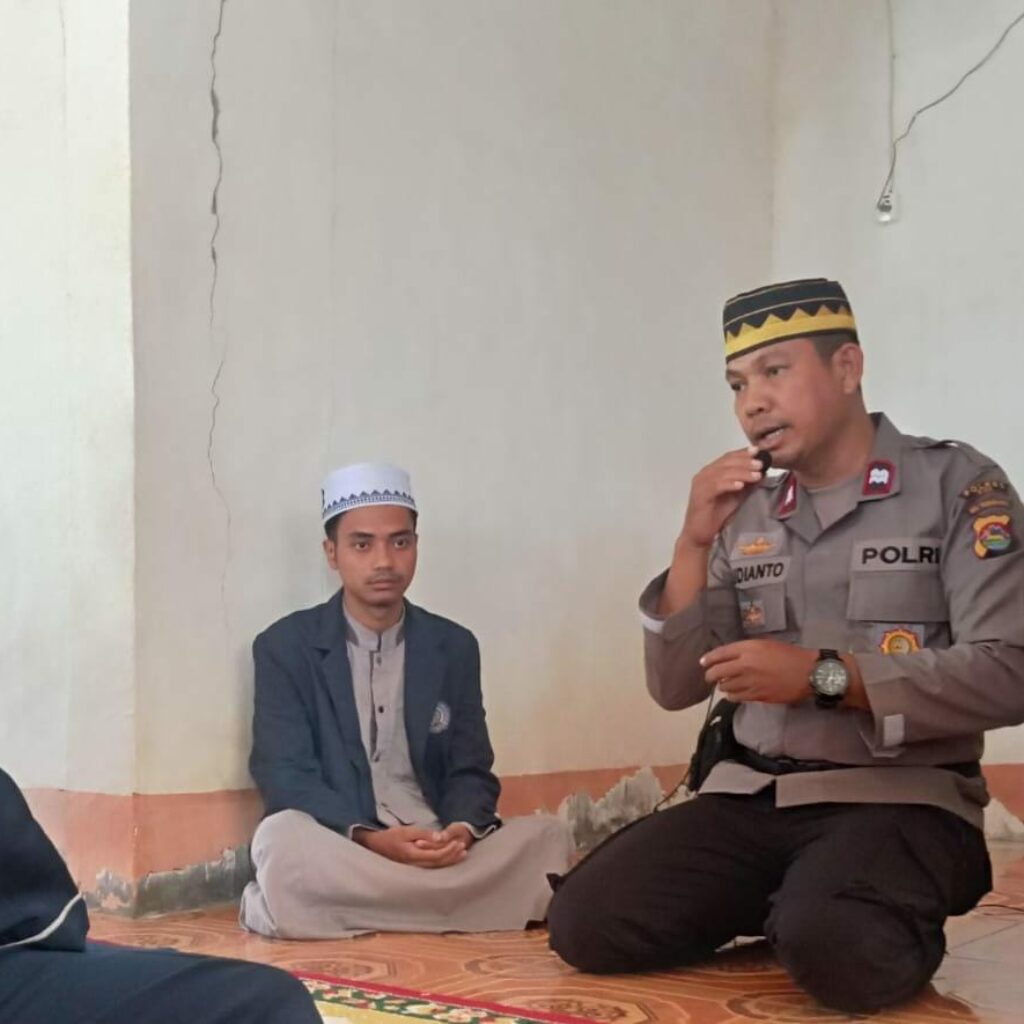 Jum,at Curhat, Polsek Soromandi Larang Hiburan Organ Tunggal di Malam Hari, Warga Serta Tokoh Agama Apresiasi dan Ucapkan Terimakasih