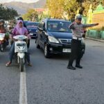 Personel Polsek Rasanae Barat Laksanakan Strong Point Pagi di Depan MTsN 1 Kota Bima