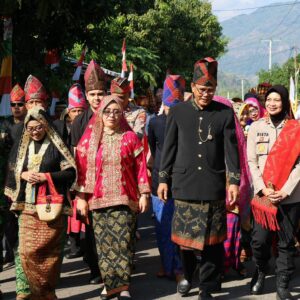 Kapolres Sumbawa Hadiri Mangan Barema di Desa Tatede, Pererat Silaturahmi dan Lestarikan Budaya Lokal