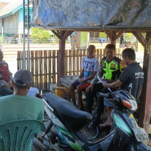 Cegah TPPO, Polsek Seteluk Gencarkan Sosialisasi ke Calon Pekerja Migran di Desa Ai Suning