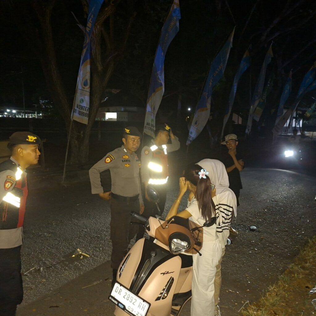 Sat Samapta Polres Lombok Utara Lakukan Patroli dan Sambangi Remaja Nongkrong