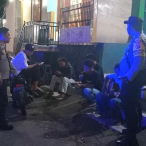 Polsek Sumbawa Gelar Patroli Blue Light dan KRYD, Jaga Kamtibmas Tetap Kondusif