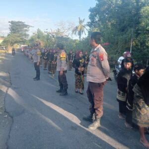 Polsek Pekat Lakukan Pengamanan Kegiatak Adat Suku Sasak.