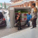 Polsek Praya Dukung Program Pemerintah: Bhabinkamtibmas Kelurahan Renteng Dampingi Penyaluran Makan Bergizi Gratis.