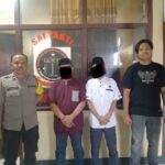 Sat Resnarkoba Polres Dompu Serahkan Dua Tersangka Kasus Narkotika Tahap II ke Kejaksaan Negeri Dompu.