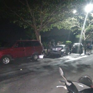 ‎Sat Lantas Polres Loteng Olah TKP Kecelakaan Beruntun di Penujak. ‎