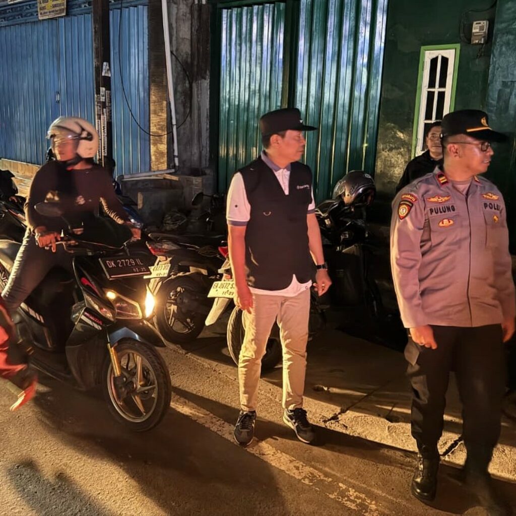 Patroli Gabungan Polsek Kediri, TNI, dan Forkopincam Jaga Kamtibmas Lombok Barat