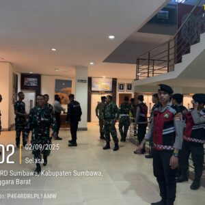 Patroli Gabungan TNI-Polri dan Satpol PP Ciptakan Kondisi Aman di Sumbawa Pasca Aksi Unjuk Rasa
