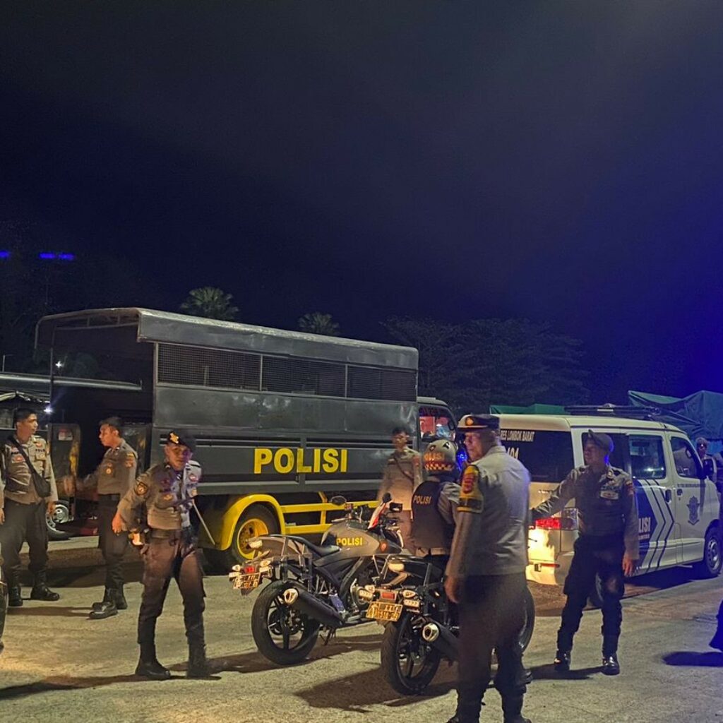 Sinergi Polisi dan Warga: Patroli Preventif di Kecamatan Gerung Jaga Kondusifitas
