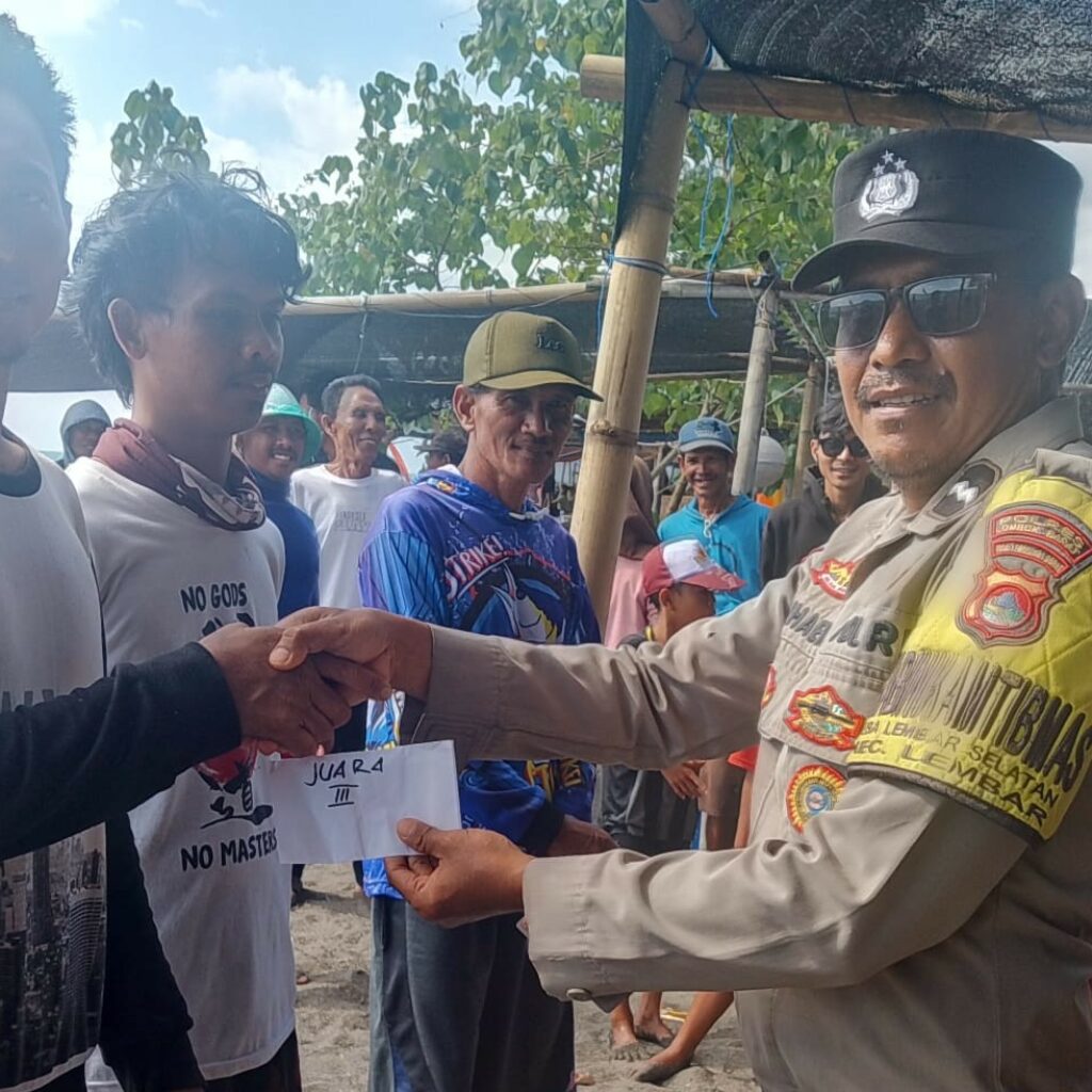 Lomba Perahu Layar di Desa Lembar Selatan, Promosi Wisata dan Silaturahmi Warga