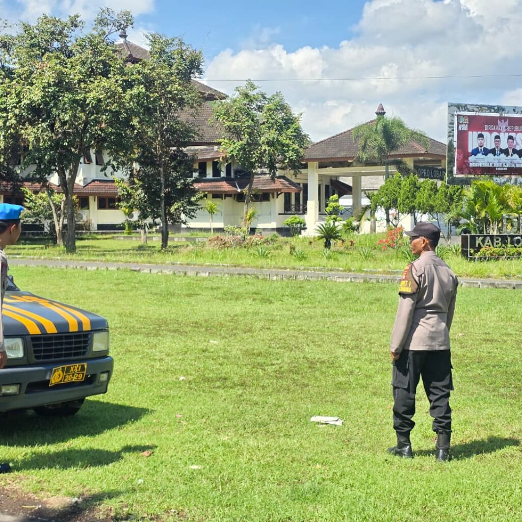 Patroli Humanis Polsek Gerung Jaga Stabilitas Keamanan di Wilayah Pemerintahan