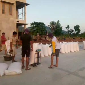 Polsek Kuripan Fasilitasi Penjualan Jagung Petani Jagaraga ke Bulog NTB