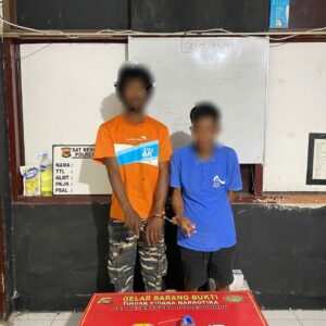 SATRESNARKOBA POLRES DOMPU BEKUK DUA TERDUGA PELAKU NARKOBA DI DUSUN NAPA