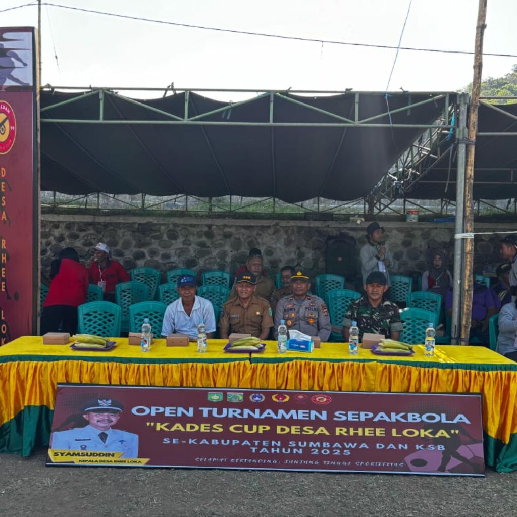 Junjung Sportivitas: Tiga Pilar Hadiri Pembukaan Turnamen Sepak Bola Kades Cup Rhee Loka 