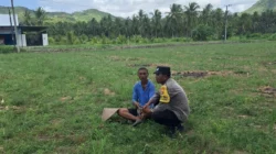 Bhabinkamtibmas Pelangan Gerakkan Warga Tanam Jagung untuk Ketahanan Pangan