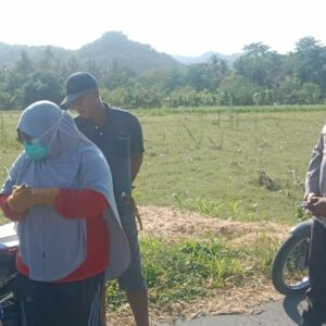 Bhabinkamtibmas Desa Goa Dampingi Validasi Kebutuhan Pupuk Bersubsidi Petani