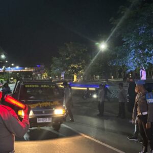 Personel Polres Bima Kota Gelar KRYD, Sampaikan Himbauan Humanis kepada Masyarakat