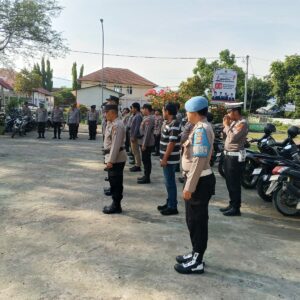 Seksi Propam Polres Lombok Utara Lakukan Pengawasan Internal dalam Pengamanan Audiensi Tenaga Kesehatan