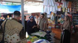 Tim Satgas Pangan Dampingi Direktur Penganekaragaman Konsumsi Pangan Cek Harga Beras di Kabupaten Sumbawa Barat