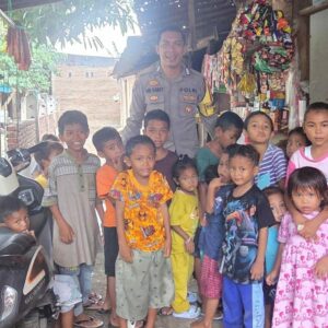 Peduli Anak Usia Dini, Bhabinkamtibmas Polsek Woha Laksanakan Sosial Pencegahan Aksi Bullying di Desa Binaan