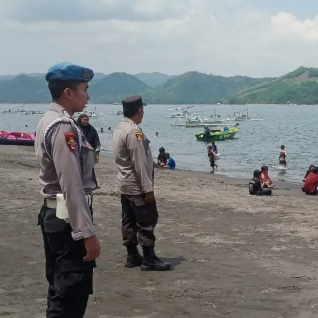Antisipasi 3C, Polsek Lembar Gencarkan Patroli Wisata Pantai Cemare