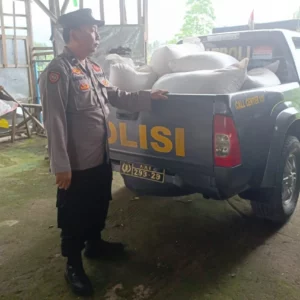 Polsek Lembar Bantu Petani Jual Jagung ke BULOG Tanpa Tengkulak